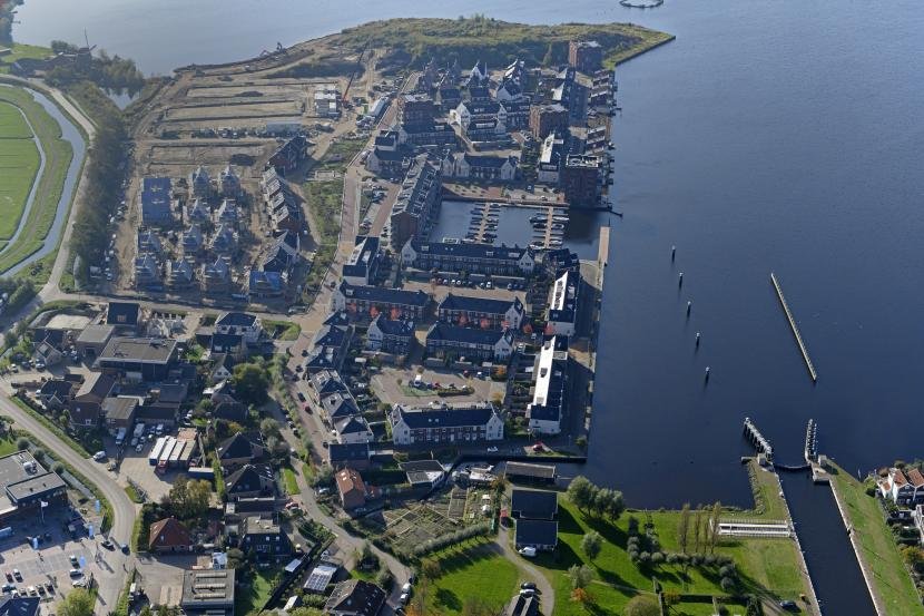 Luchtfoto van de nieuwbouwwijk SpaarneBuiten in aanbouw.